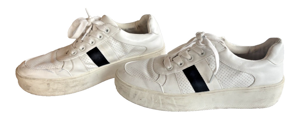 Steve Madden White with Black Stripe Women's Braden Platform Sneaker, Size 8.5